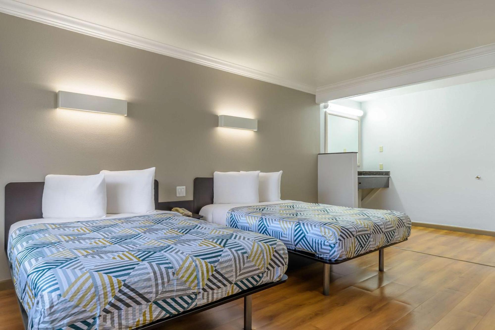 Motel 6-San Jose, Ca - Convention Center מראה חיצוני תמונה