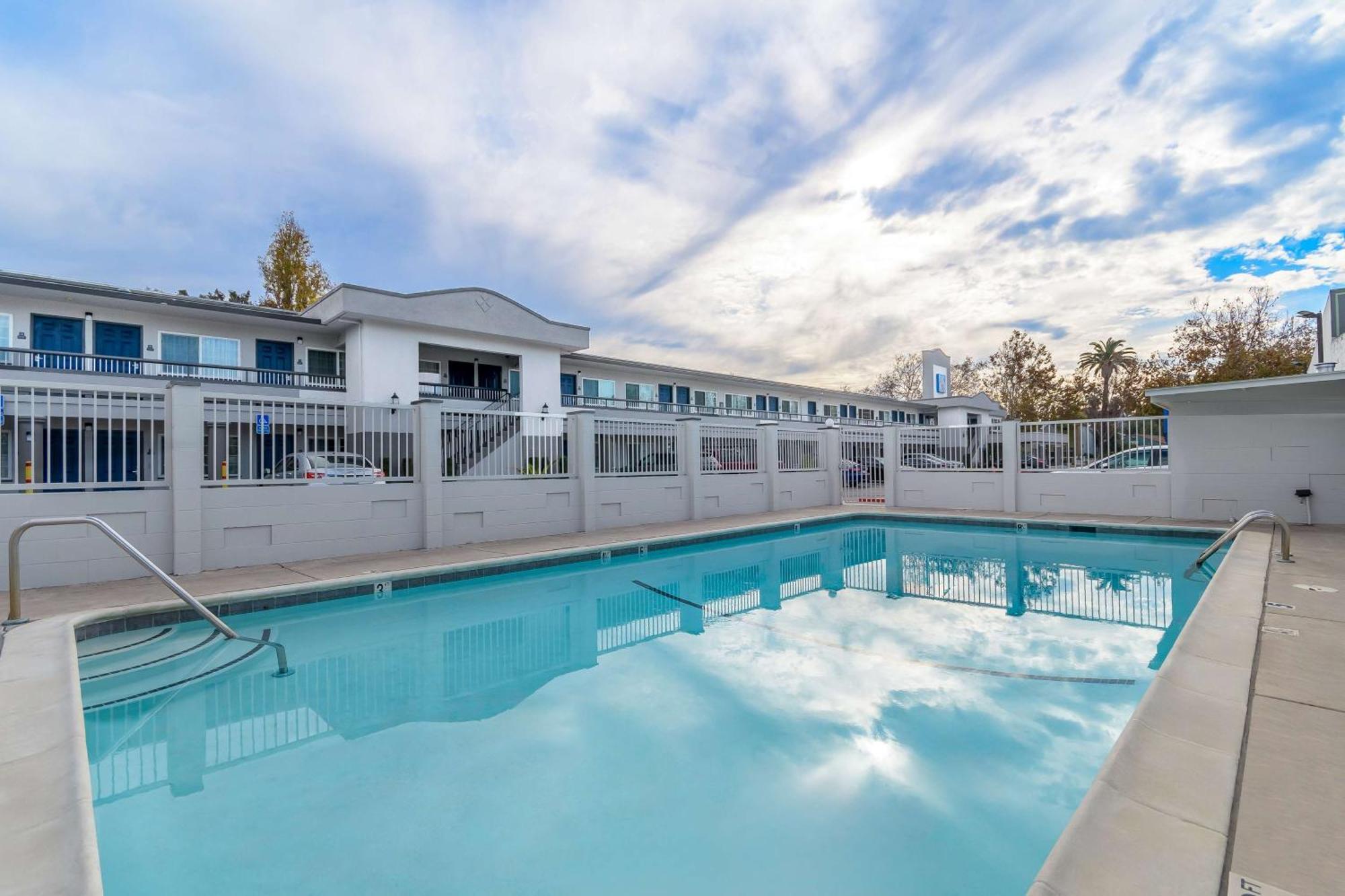 Motel 6-San Jose, Ca - Convention Center מראה חיצוני תמונה
